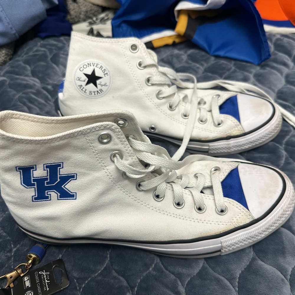 Men’s size 8.5 women’s size 10.5 Converse University of Kentucky Wildcats UK